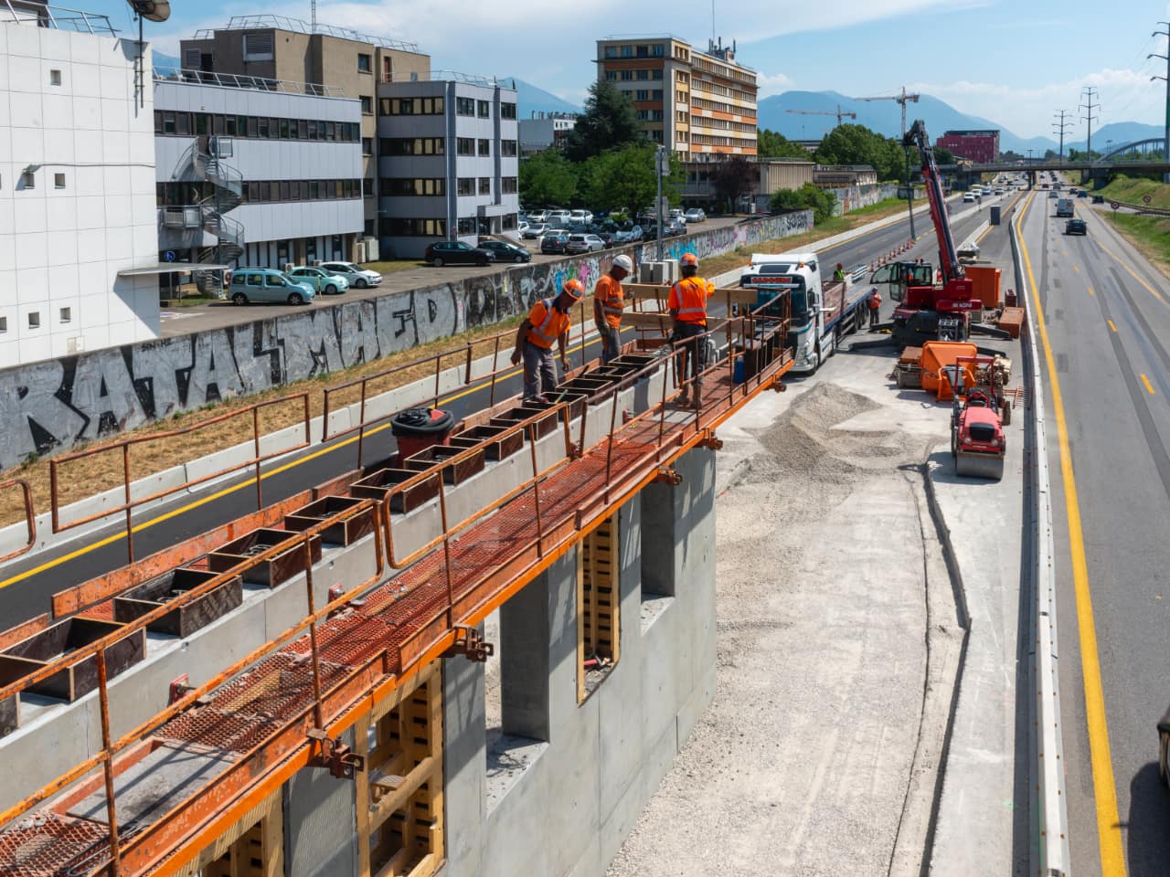 employés d'AREA sur le secteur du pont du Vercors