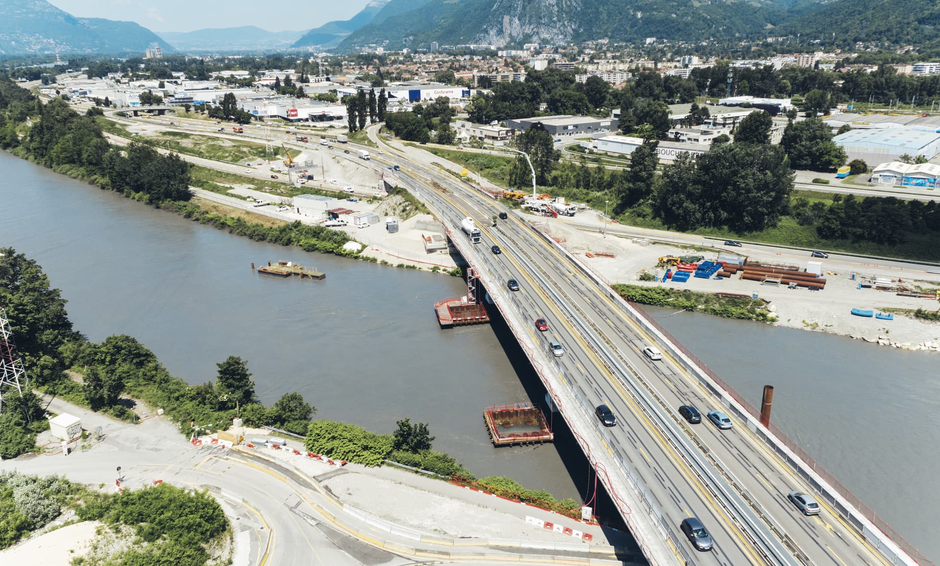travaux sur le viaduc de l'Isère vue du ciel
