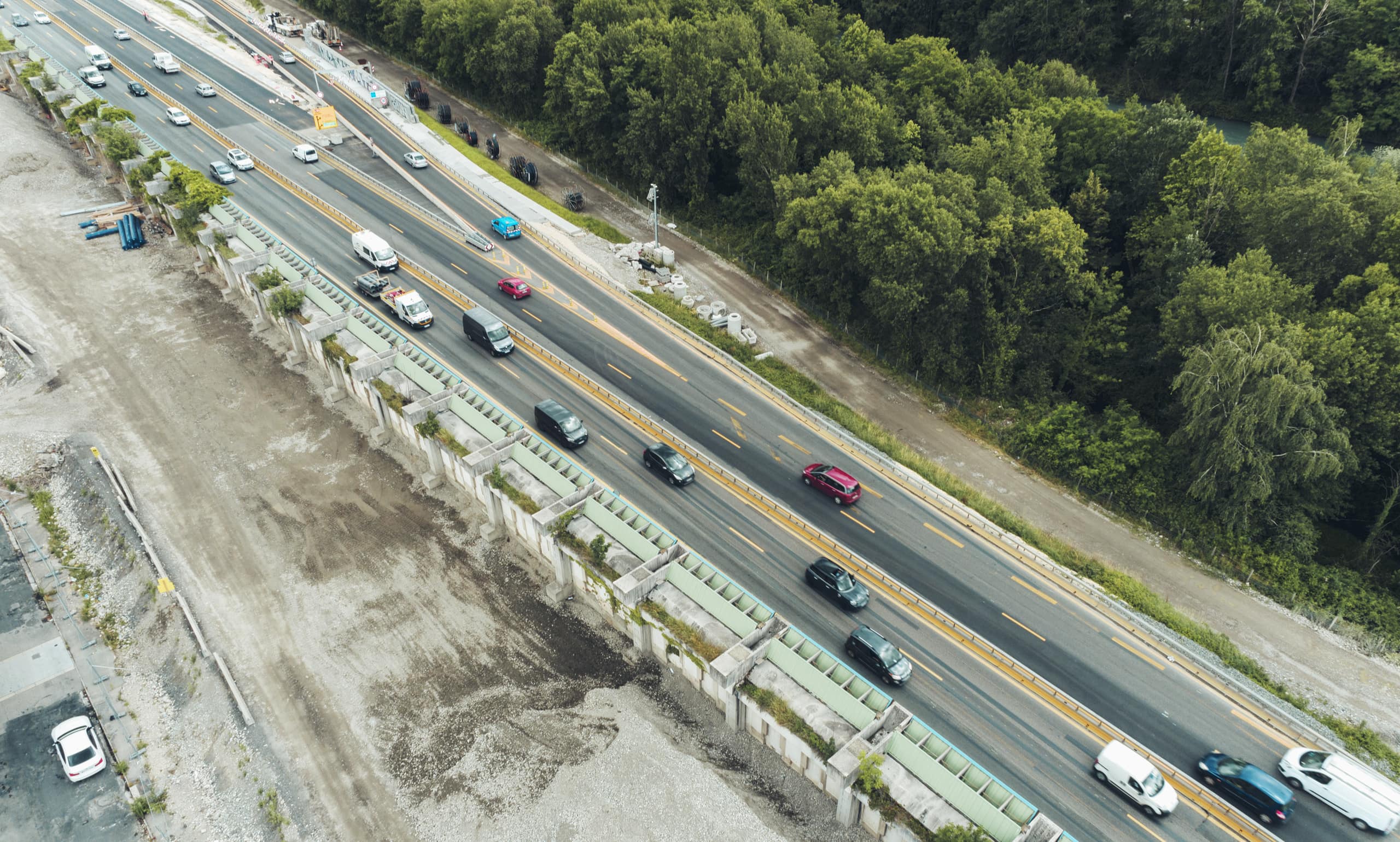 Travaux sur l'A480 à Mistral, quartier de Grenoble autour du mur acoustique