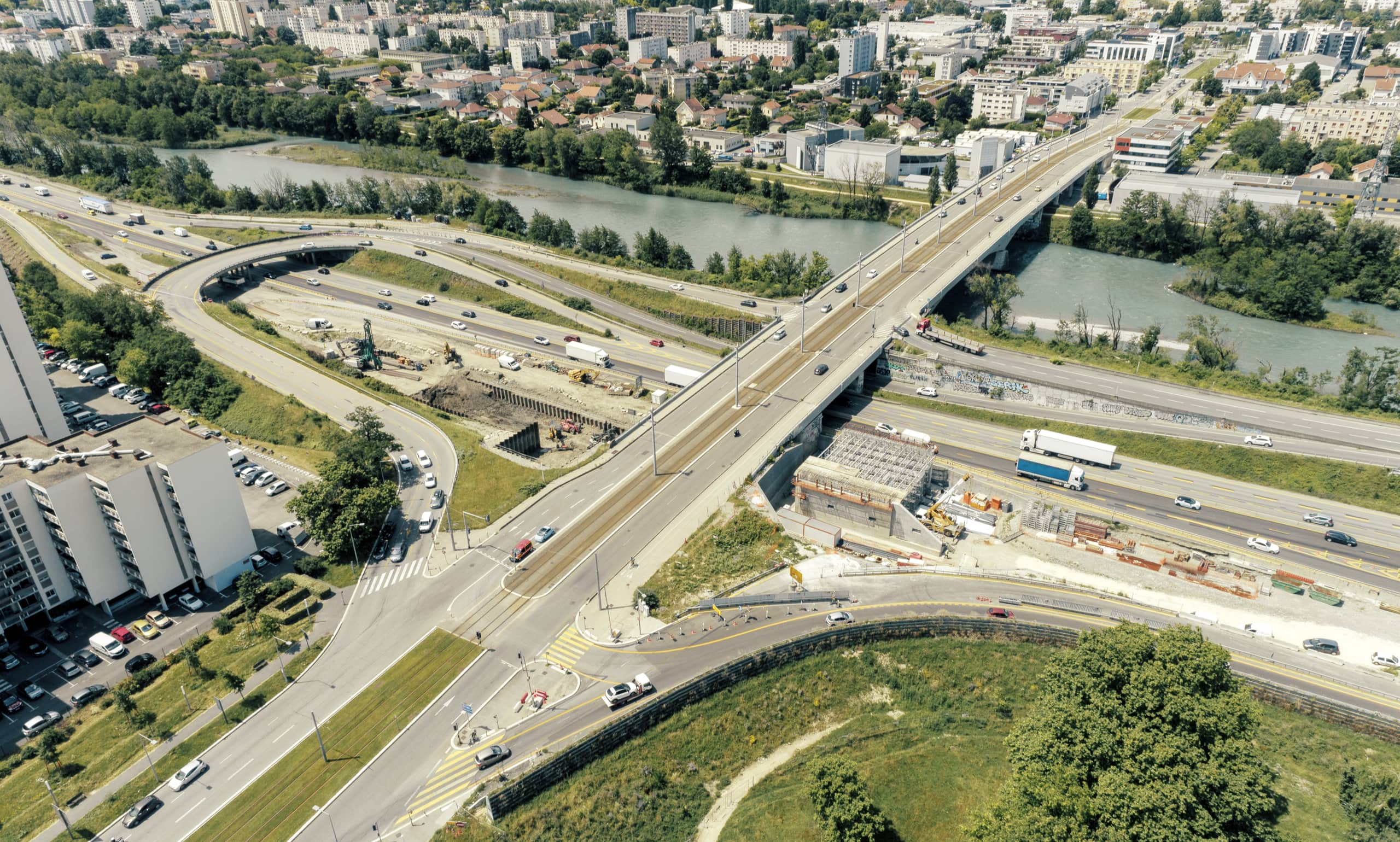 A480 Rondeau, pont de Catane de la ville de Grenoble vu du ciel