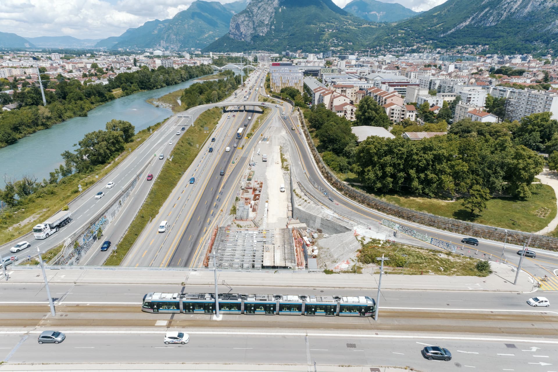 A480 Rondeau, pont de Catane de la ville de Grenoble vu du ciel