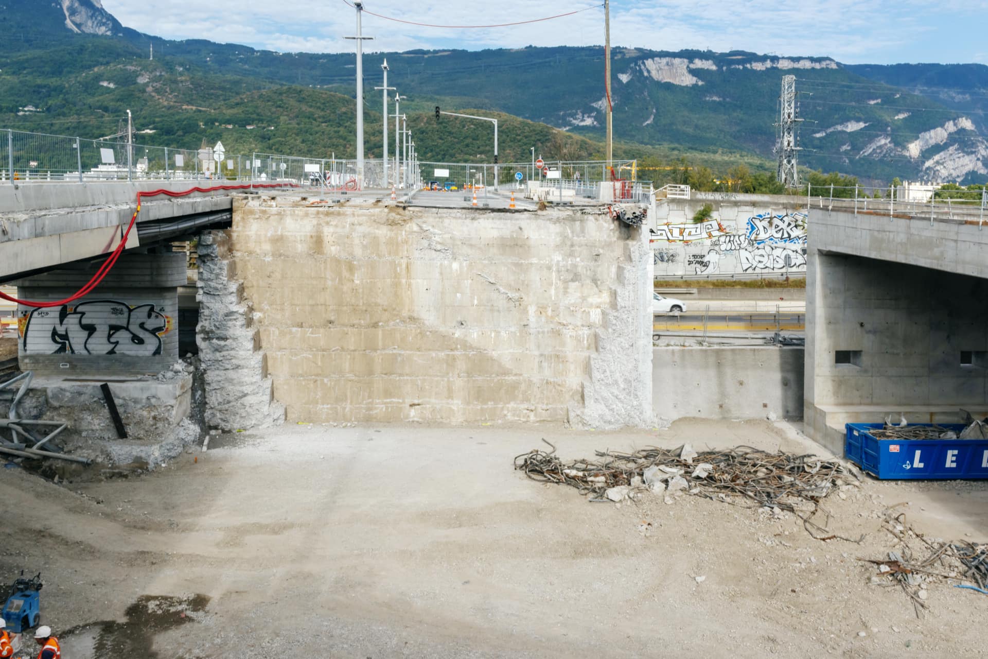 travaux sur le pont de Catane à Grenoble, avant le ripage du nouveau tablier.