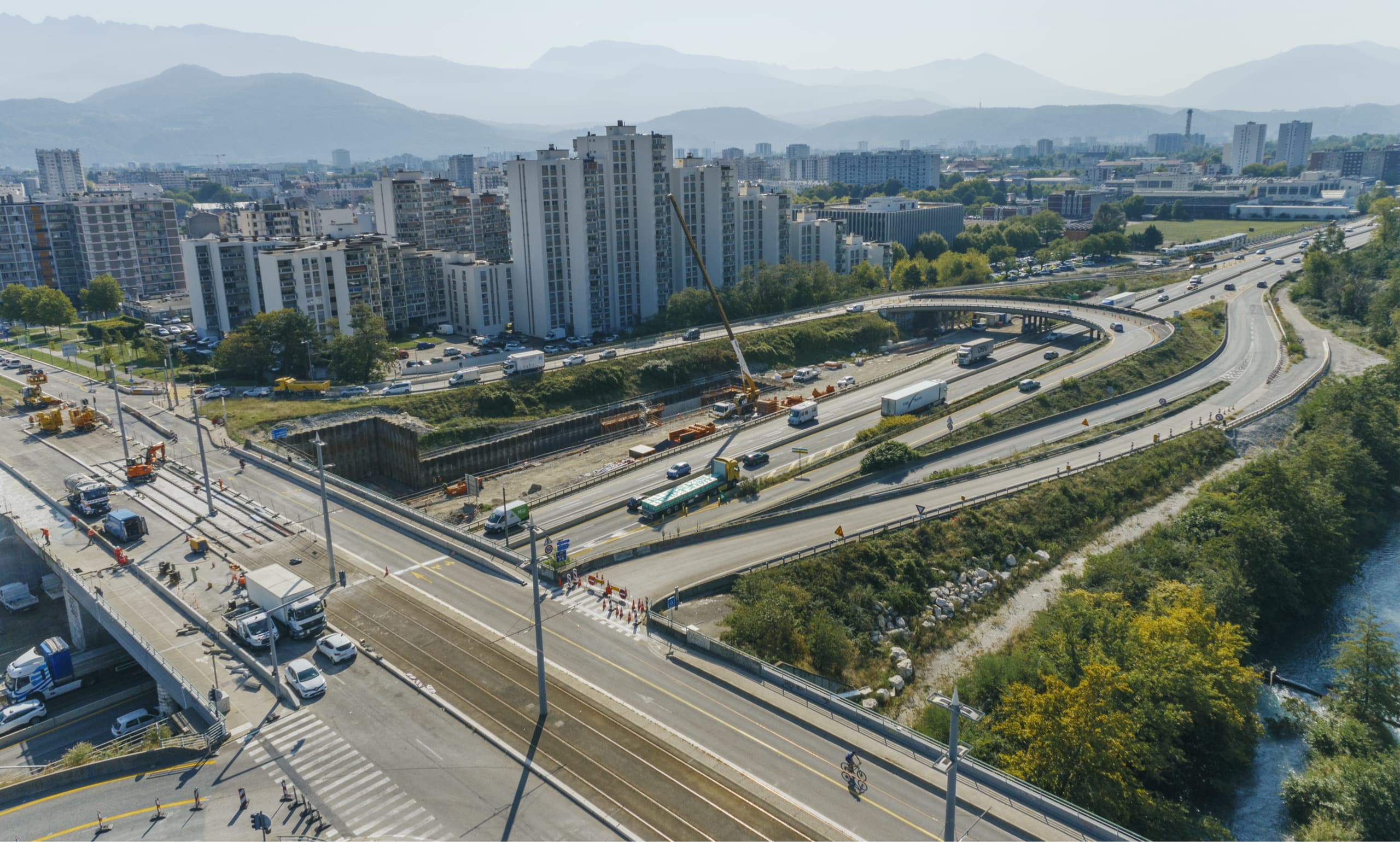 Vue de l'échangeur de Catane sur l'autoroute A480 de Grenoble