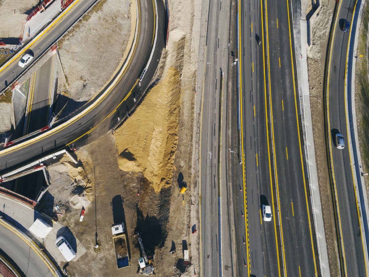 Travaux effectués par AREA sur l'autoroute A480 en direction de Grenoble vus du ciel
