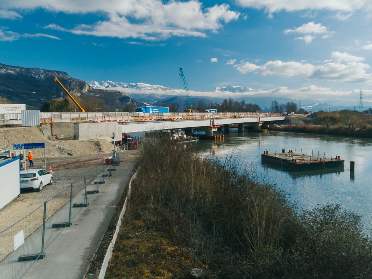 piste cyclable sur la rive droite de l'Isère à Grenoble