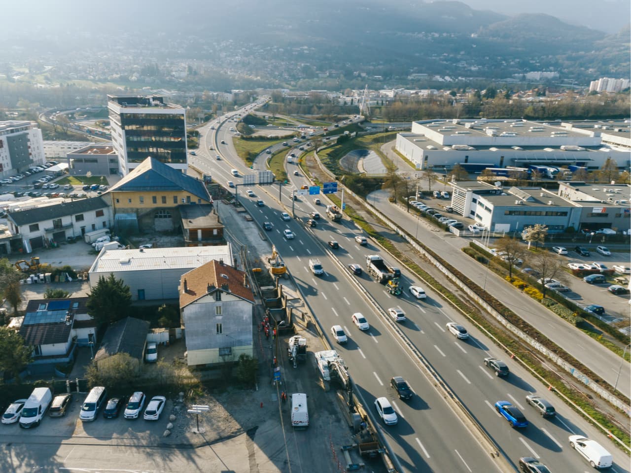 Travaux sur le réseau de gaz sur la rue Tremblay à Échirolles par les équipes de GRDF