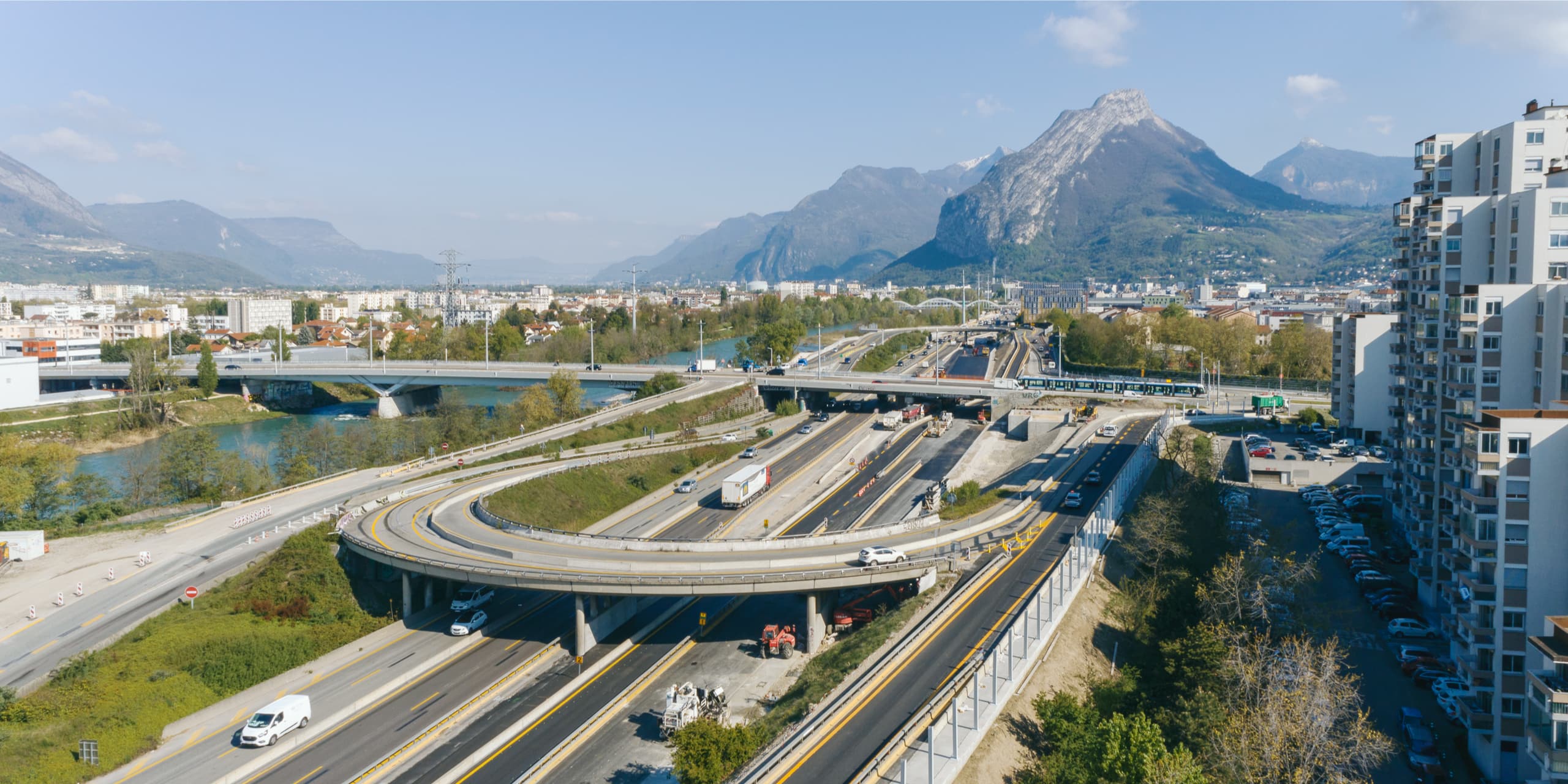 Echangeur de l'autoroute A480 du pont de Catane à sur l'agglomération Grenobloise