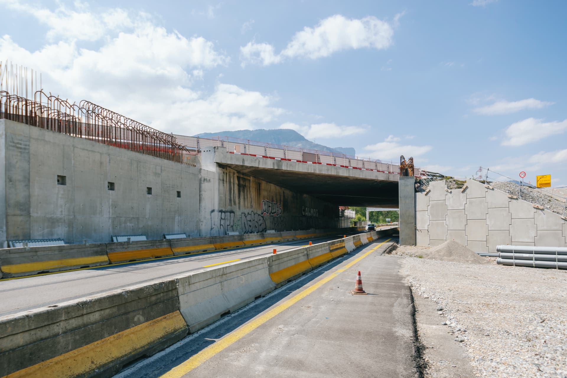 sortie du pont enjambant la nationale N481