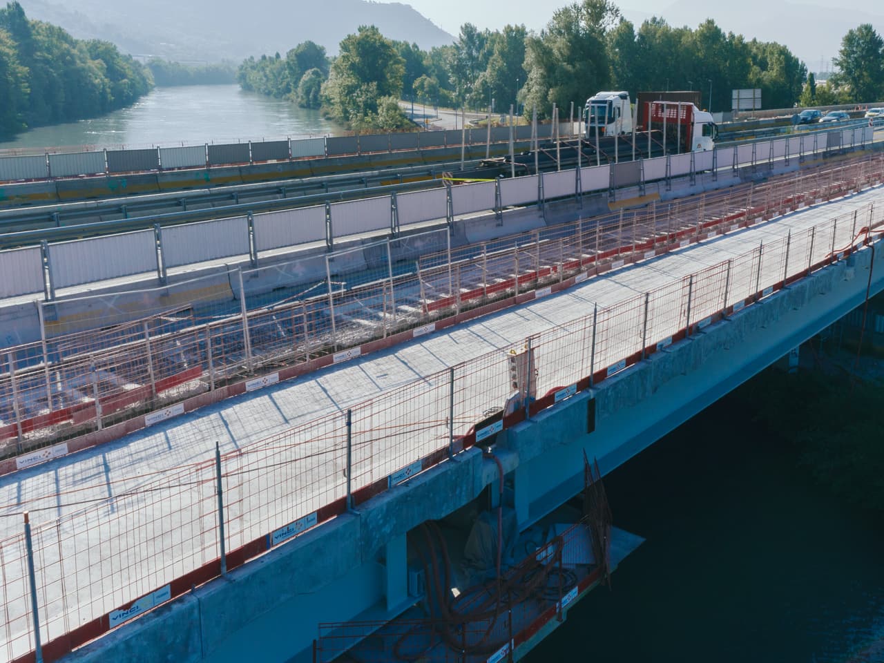 Vidauc de l'Isère sur l'autoroute A480 avant l'opération de clavage