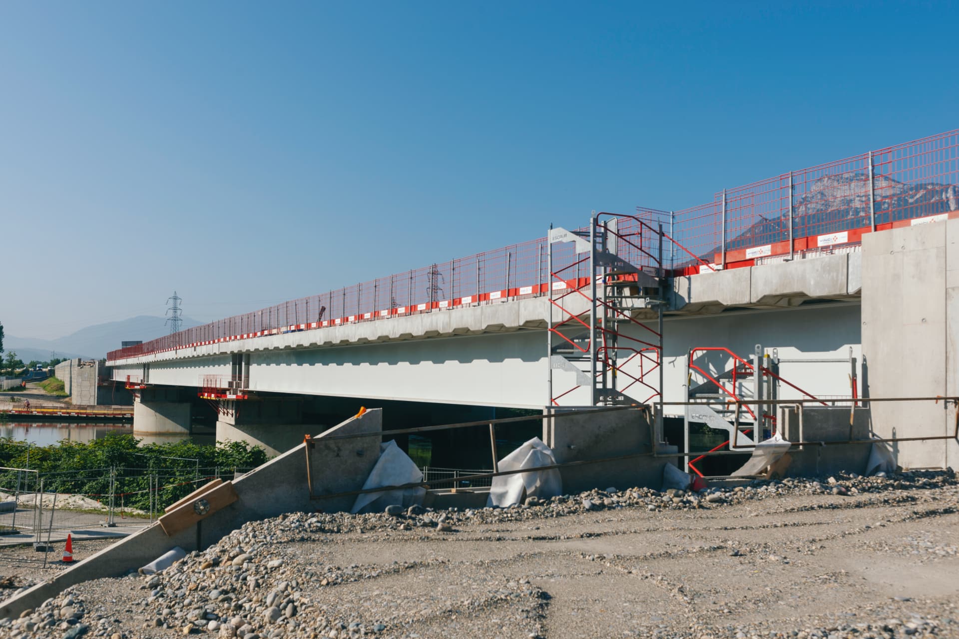 Viaduc de l'Isère sur l'autoroute A480 dans l'agglomération de Grenoble