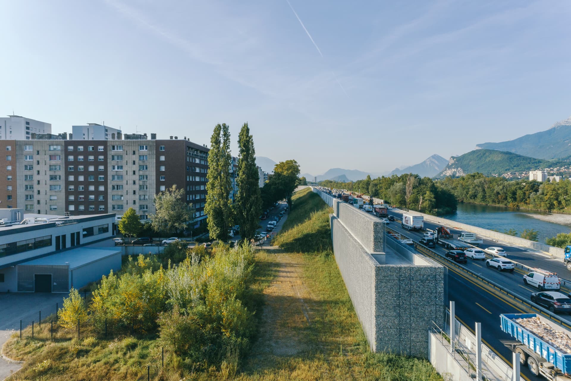 Ecran acoustique de nouvelle génération le long de l'autoroute A480 sur le bassin Grenoblois