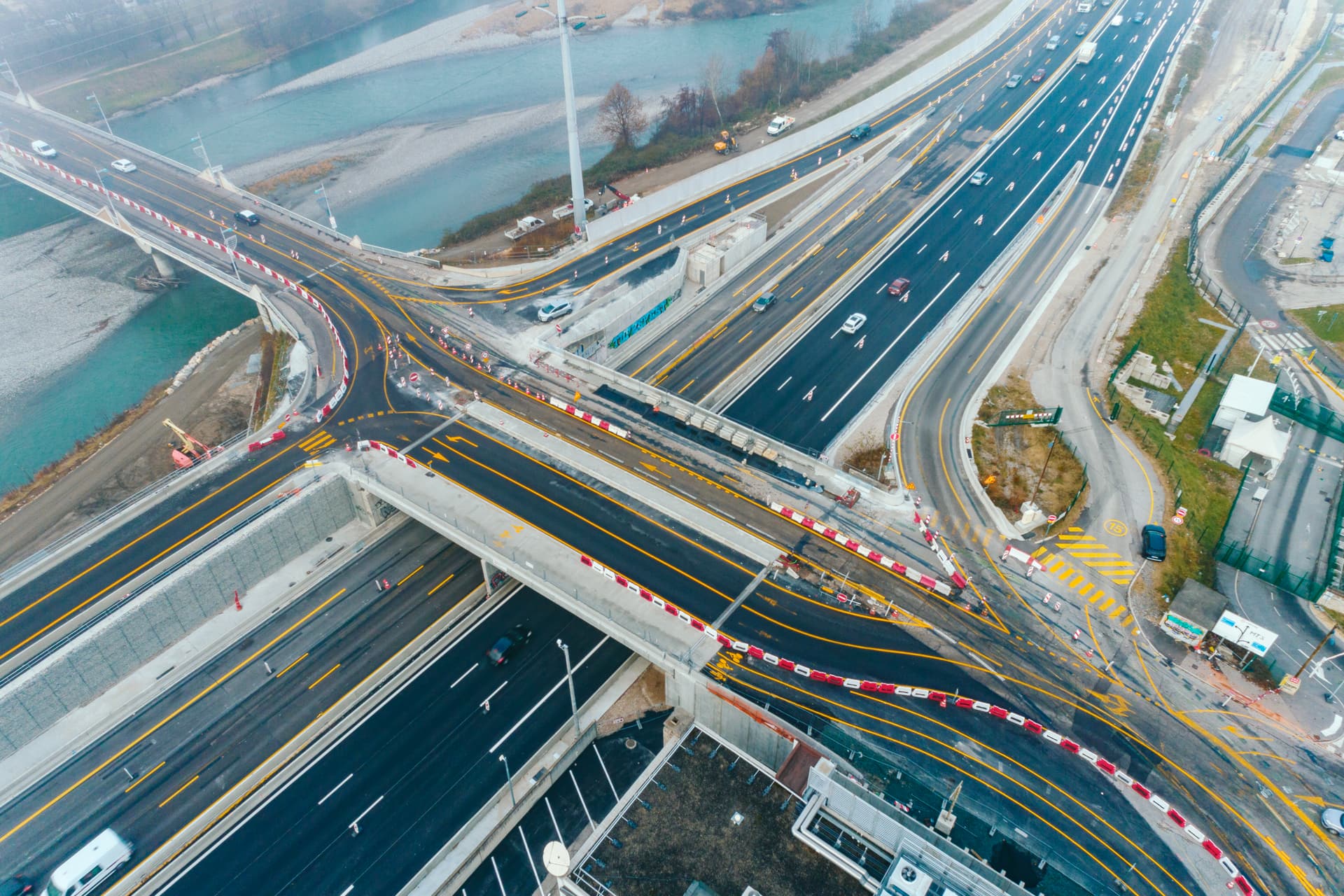 Aménagement du pont de Vercors au-dessus de l'autoroute urbaine A480