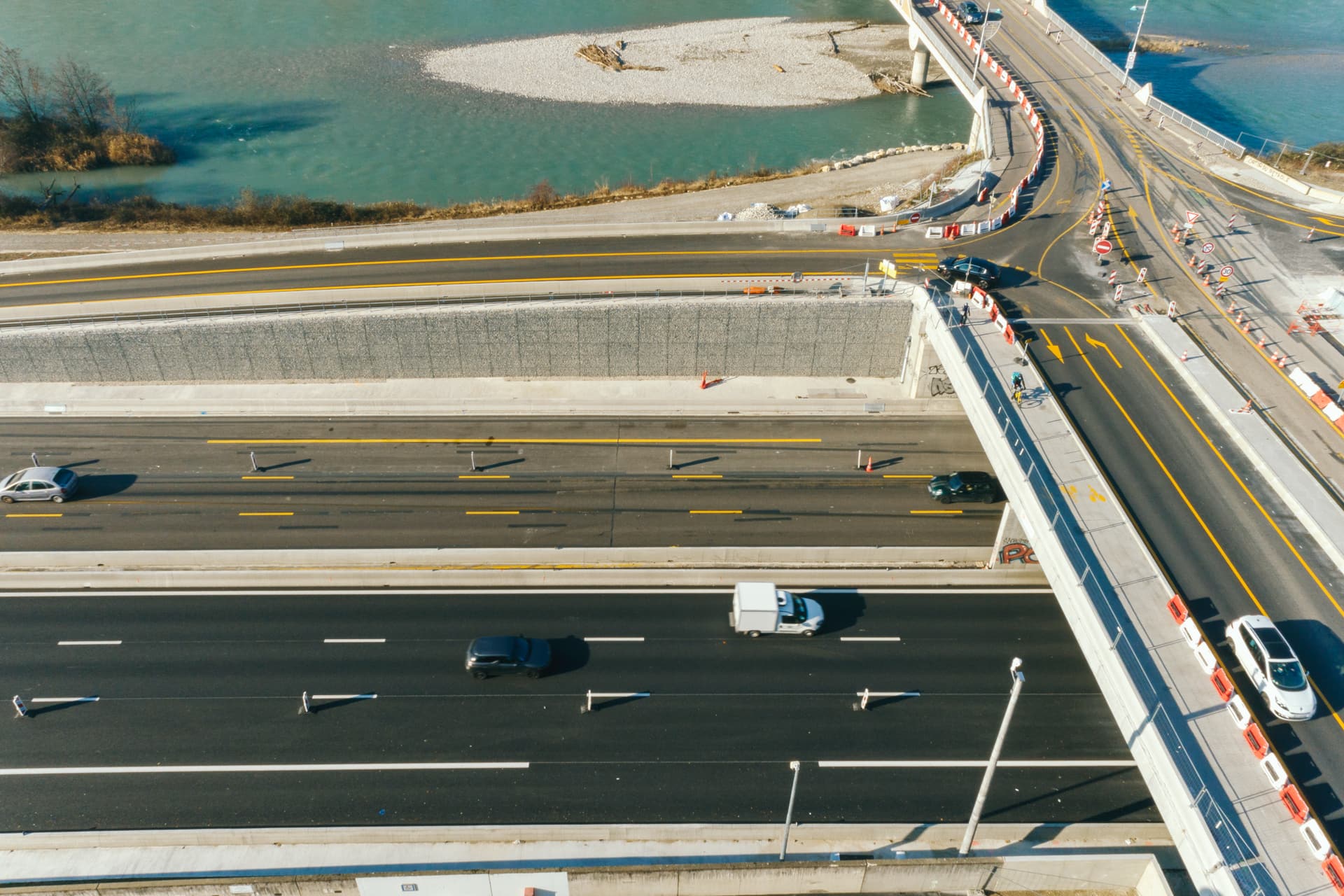 Mise en 2x3 voies sur l'autoroute urbaine A480 sur le secteur de Vercors par les éauipes d'APRR
