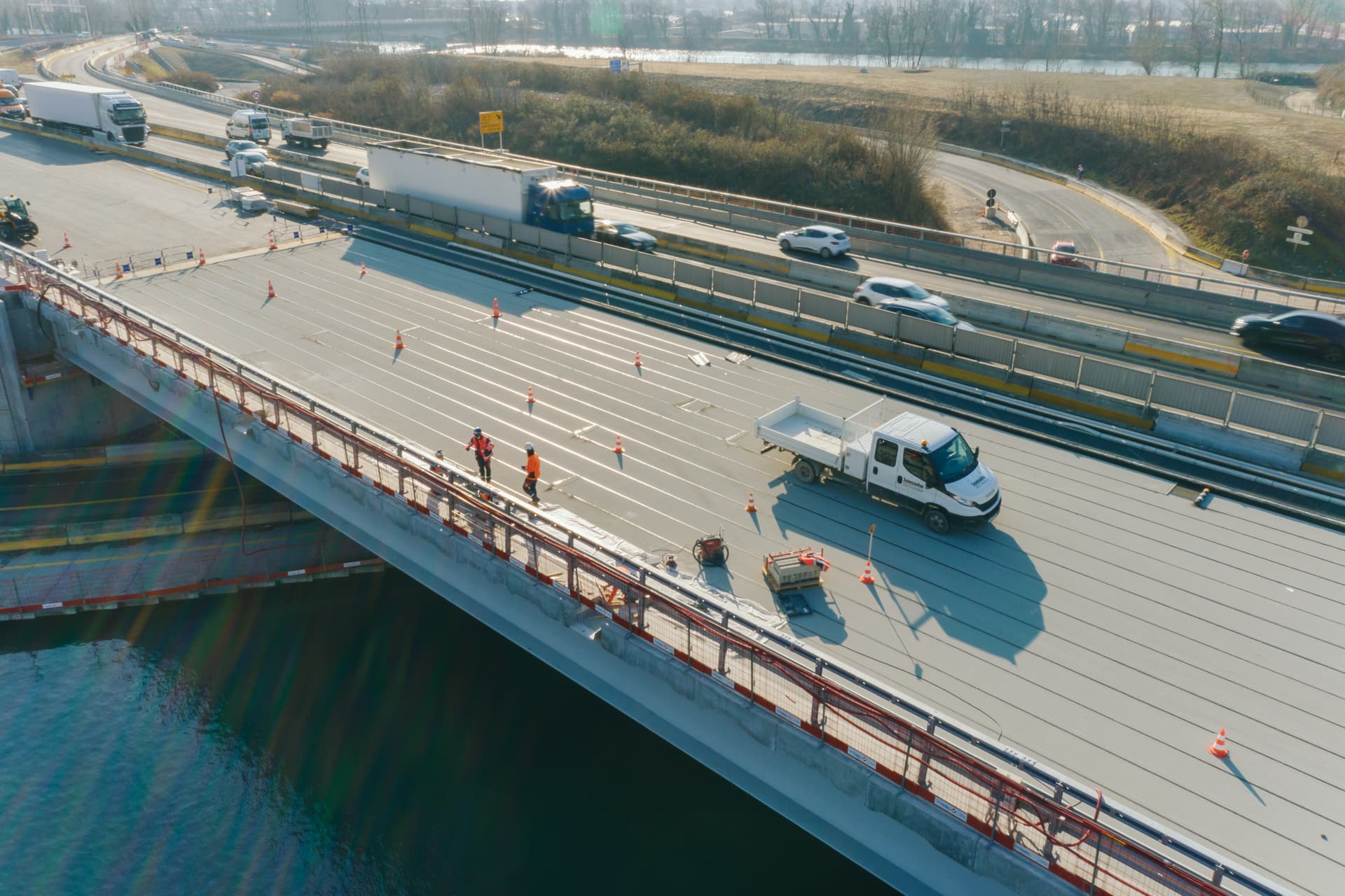 Travaux sur le viaduc de l'Isère par les équipes d'AREA