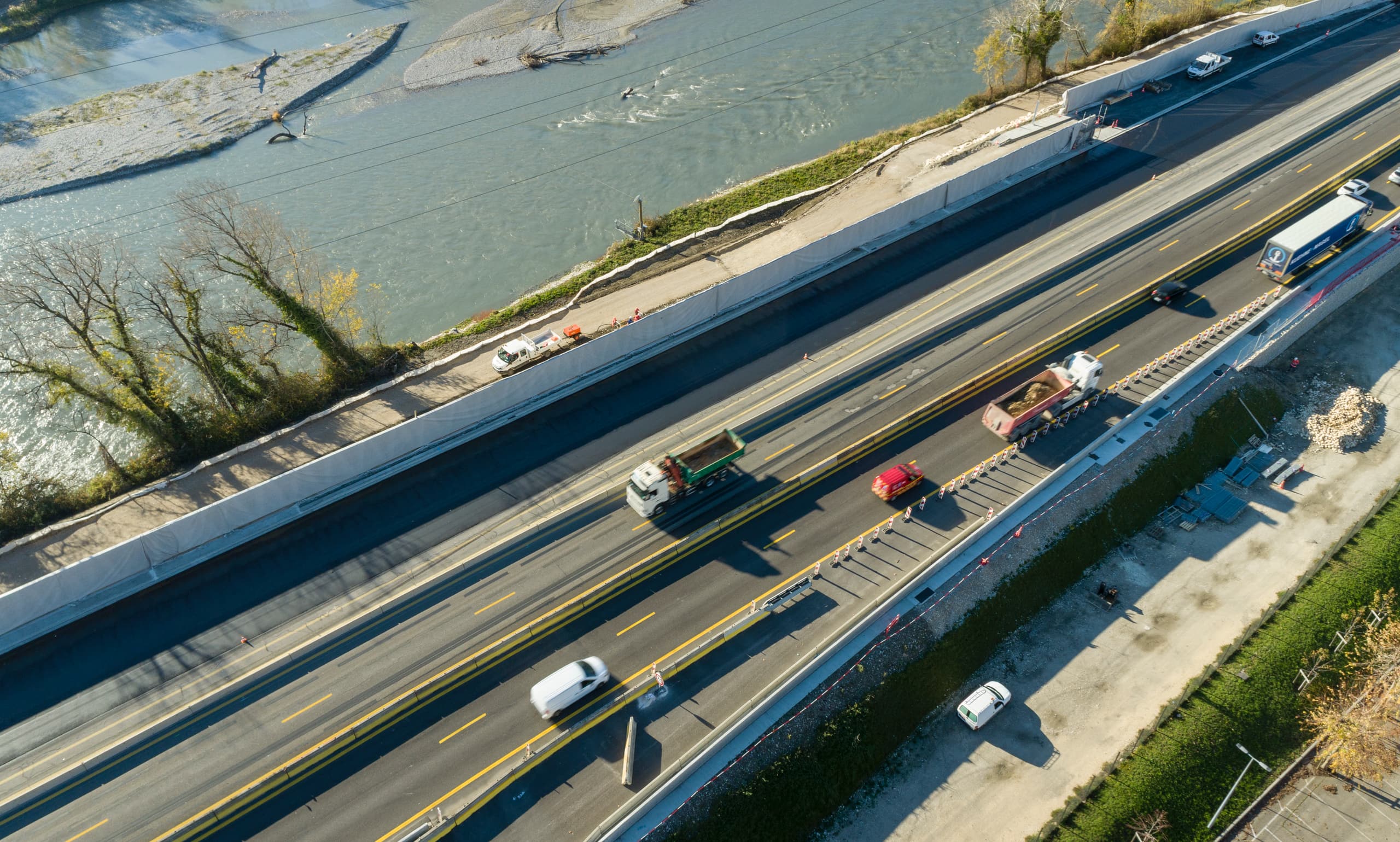 Sur Grenoble, bretelle d'entrée autoroutière Horowitz sur l'A480