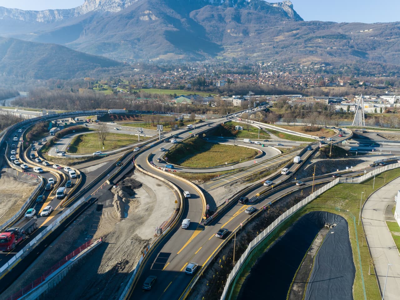 Echangeur du Rondeau sur l'autoroute intégrée A480 sur la métropôle de Grenoble