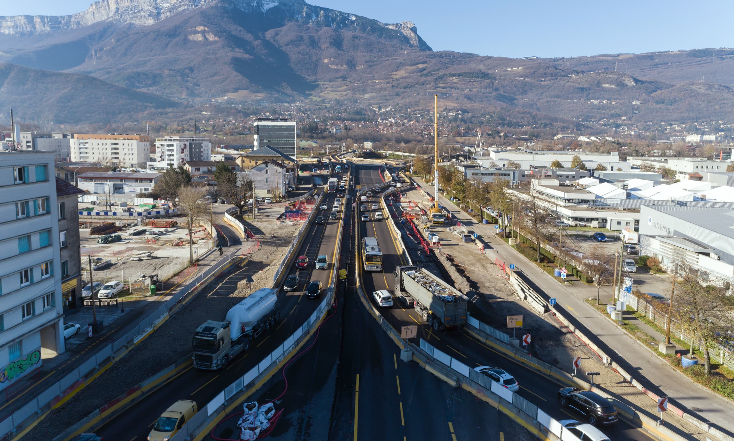 Aménagement de la nationale N87 dans le cadre du projet de ré-aménagement de l'autoroute A480 et plus particulièrement de l'échangeur du Rondeau