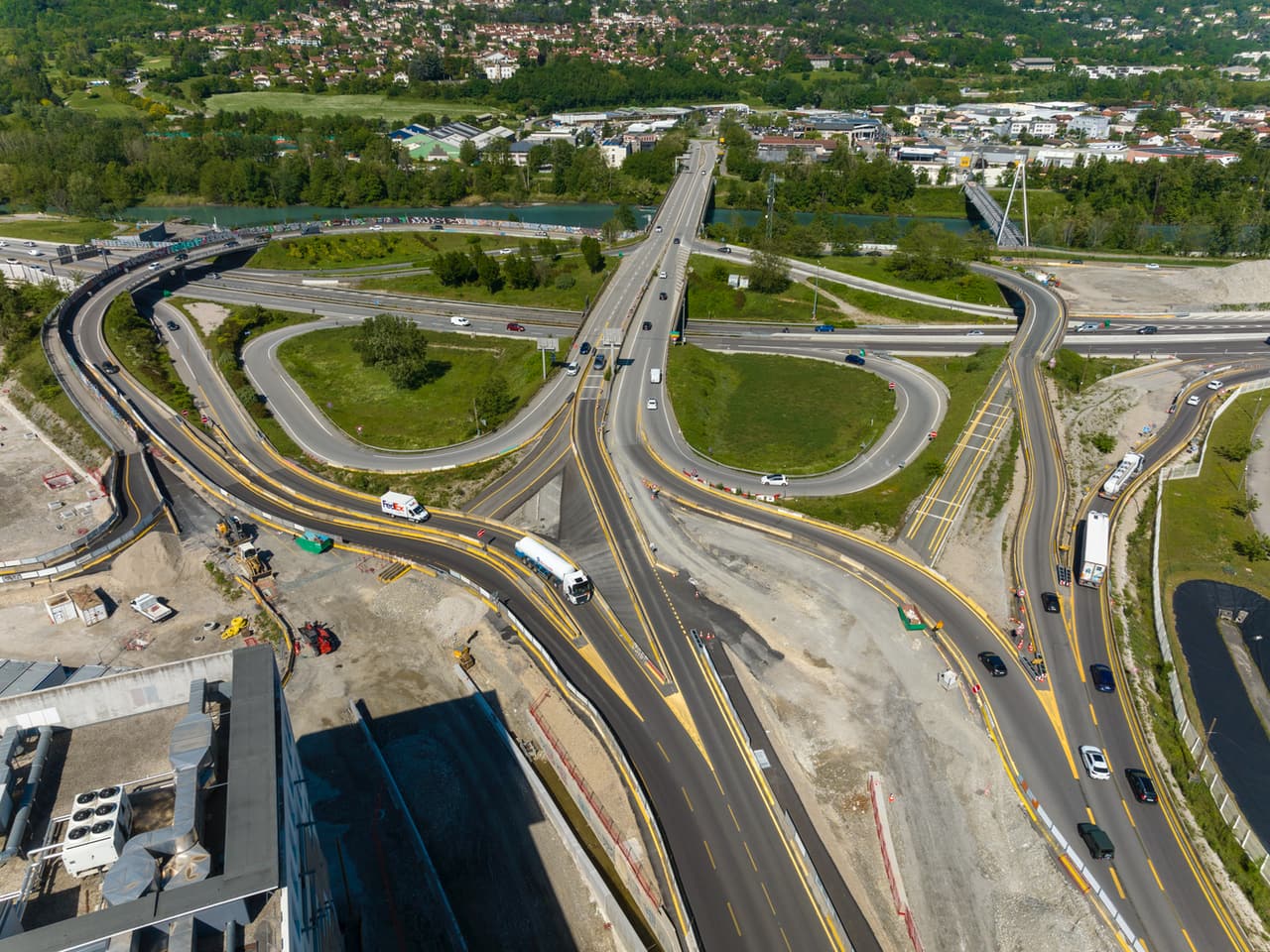 Travaux d'aménagement de l'échangeur du Rondeau par les équipes de la DREAL sur le bassin Grenoblois.